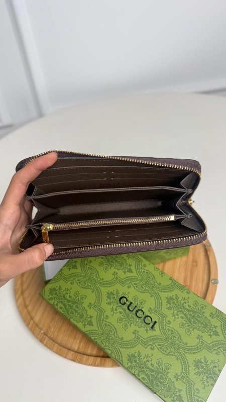 جزدان  Gucci - حجم كبير / شامل علبة الشركة